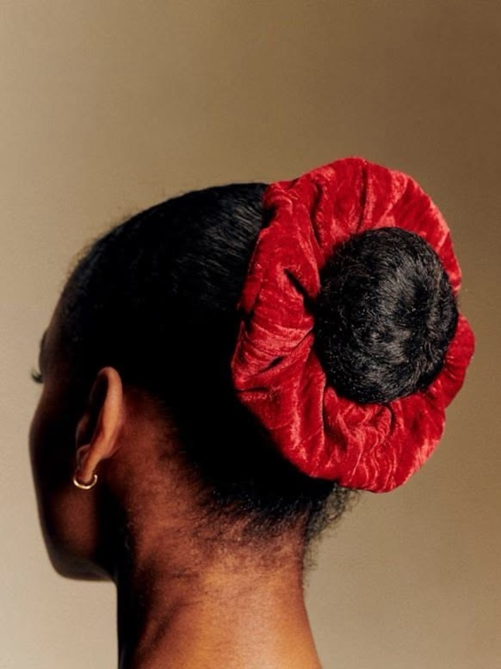 🇫🇷 NWOT Sézane Velvet Scrunchie in Red